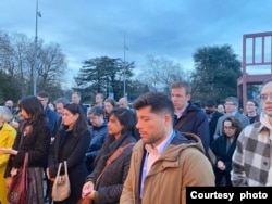 現場參與活動的外交官、聯合國官員、人權組織代表們集體為曹順利默哀一分鐘 (美國之音/李伯安)