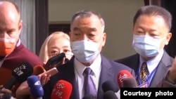 2023年2月24日，台湾国防部长邱国正在接受媒体的采访。（视频截屏）