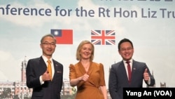 英国前首相特拉斯访问台湾展现支持之意，引起北京剧烈反弹。（美国之音特约记者杨安摄影）