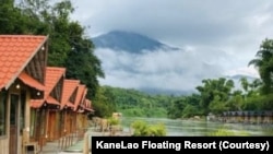 ເຮືອນແພເມືອງເຟືອງແຄນລາວ, ເມືອງເຟືອງ, ແຂວງວຽງຈັນ, ສປປ ລາວ.