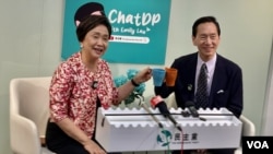 香港行政會議前召集人陳智思出席民主黨前主席劉慧卿網台節目，討論23條立法後香港政治、經濟情況。(美國之音湯惠芸)