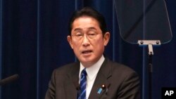 日本首相岸田文雄在東京舉行的新聞發布會上發表講話。（2023年2月24日）