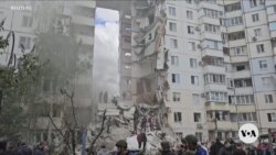 VOA英语视频：乌克兰军队等待美国武器之际，俄罗斯看到“机会之窗” 