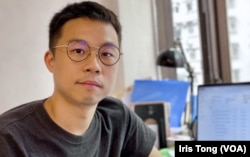 黄肇鸿表示，中东一些人工岛因为日久失修而沉没，形容是名符其实的“倒钱落海” (美国之音/汤惠芸)