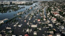 烏南卡霍夫卡大壩崩塌後，烏克蘭向受災民眾緊急運送飲用水