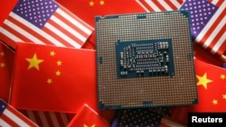 美中國旗與半導體芯片