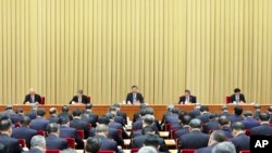 中共中央政治局舉行中央經濟工作會議，習近平在會議上致詞。 （資料照：2023年12月12日）