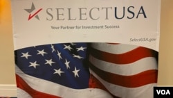 2022年“選擇美國投資峰會”立牌。(美國之音許寧拍攝）