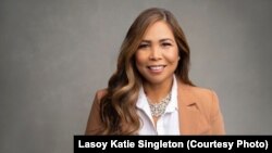 ຍານາງ ຫຼ້າຊ້ອຍ ເຄທີ ຊິງເກີລຕັນ ຜູ້ທີ່ມີຄວາມຮັກມັກດ້ານເທັກໂນໂລຈີ ແລະ ການຊ່ວຍເຫຼືອສັງຄົມ