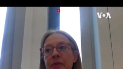 羅夫說研究中發現香港青少年比更年輕小學生更難安頓下來