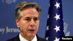 资料照片：2023年10月17日，美国国务卿安东尼·布林肯在特拉维夫发表讲话。（路透社照片）