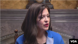 视频截图：负责网络与新兴技术的美国副国家安全顾问纽伯格接受美国之音专访。(2023年11月29日)