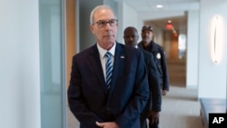 2023年11月7日，美國檢察官大衛‧韋斯(David Weiss)抵達華盛頓接受國會眾議院司法委員會成員的質詢。 （美聯社照片）