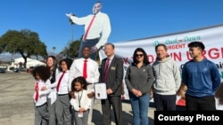 加州聖蓋博市市長丁言愉(右四) (丁言愉提供)