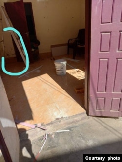 网友发现乔鑫鑫失踪前租住的房屋墙壁上疑似有血迹。（王清鹏推特图片）