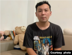 位於台北的影像業自由接案工作者陳廷威（美國之音特約記者楊安拍攝）。