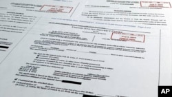 跟前特朗普在佛羅里達州棕櫚灘的海湖莊園搜查令有關的文件攝影（2022年8月18日）
