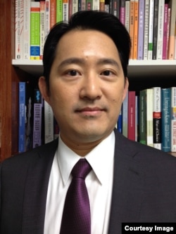 位于台北的政治大学外交系教授卢业中（照片提供：卢业中）