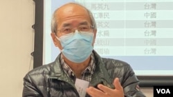 時事評論員劉銳紹表示，香港與深圳的防疫政策不能比較，因為深圳市民對”封城”等嚴厲的防疫措施無從公開反應，只能逆來順受，而香港仍要考慮國際互動等因素。(美國之音湯惠芸)