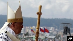 罗马天主教教宗方济各2015年7月7日在厄瓜多尔首都基多主持大型弥撒。 