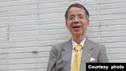 2021年3月移民英國的鄔小鶴牧師正準備出版一本英文書籍名為《暴政下的抗爭》，講述2019年香港反送中運動的背景以及抗爭者爭取民主自由的訴求。(鄔小鶴社交網站圖片)