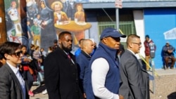 紐約市長罕見訪問美墨邊界並批聯邦政府：紐約容不下更多移民了