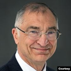 前国防部官员、战略与国际研究中心的马克·坎西安（Mark Cancian)