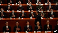 中共二十大2022年10月16日在北京开幕。张高丽出现在主席台上（前排最左）。-美联社照片。