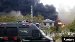 江苏省响水县一家化工厂3月21日14时48分发生大爆炸现场冒出的滚滚浓烟。