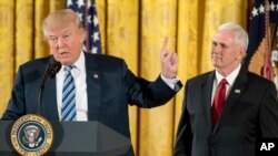 美國總統川普周日在白宮。