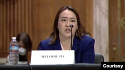 美國國防部管理分析師哈美琳（Melodie Ha）2023年1月26日在聽證會上發言（USCC視頻截圖）