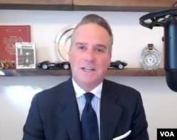 曾担任中兴通讯美国公司总法律顾问的阿什利·亚布隆（Ashley Yablon）接受美国之音采访时的视频截图 (2022年4月1日)