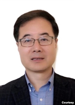 现居美国纽约的独立学者虞平