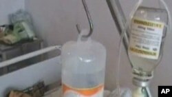 傷員在醫院中接受治療。