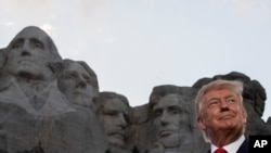 美國總統特朗普週五（7月3日）在拉什莫爾山出席美國獨立日慶祝活動。