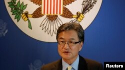 資料照片：負責與三個太平洋島國重新談判美國協議的總統特使尹汝尚2017年12月15日在曼谷。 （時任美國朝鮮政策特別代表，路透社照片）