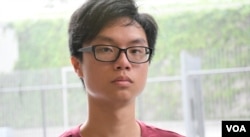 区倬僖表示，惩教署”锁仓”管理剥夺亲友与在囚人士书信往来的权利。 (美国之音 汤惠芸)