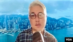 已经移民英国的时事评论员黄伟国表示，非民主派支持者有计划移民比半年前的调查增加5个百分点至17%，而且对政治前景不满的极端选项亦有上升趋势，这个现象值得关注 (美国之音/汤惠芸)