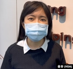 位於中台灣台中的藥局協理胡華知 (美國之音特約記者金谷拍攝)