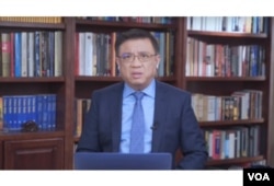 資料照：旅居美國、具有醫學背景的中國時評人“橫河” （美國之音採訪視頻截屏）