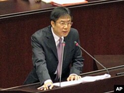 黄伟哲，民进党立委