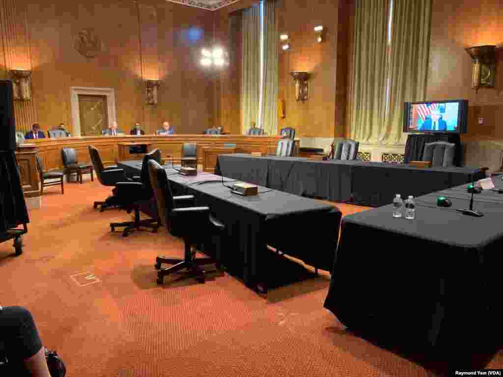 美國國會及行政當局中國委員會(CECC)於美東時間7月12日星期二早上十時（香港時間晚上十時）就港版國安法頒布後的影響，以“香港公民社會的解體”（The Dismantling of Hong Kong’s Civil Society）為主題召開聽證會。(攝影：美國之音任敬揚）