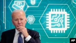 2022年3月9日拜登在白宮出席鼓勵國內製造並加強計算機芯片立法的一項活動