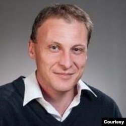 位於新西蘭的惠靈頓維多利亞大學新西蘭當代中國研究中心主任楊杰生(Jason Young)