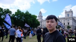 流亡英國的前香港區議員李軒朗。（美國之音/鄭樂捷）