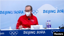 國際奧委會發言人馬克·亞當斯(Mark Adam)在北京見記者（路透社2022年2月7日）