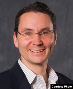 西北大学市场学教授埃里克·安德森（Eric Anderson）Photo credit: Northwestern University