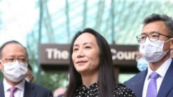 華為高管孟晚舟2021年9月24日獲釋後在溫哥華的省府高等法庭外對媒體宣讀聲明（路透社）