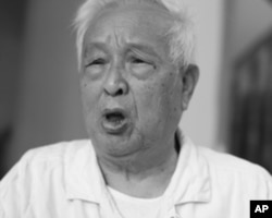 學者戴煌接受採訪