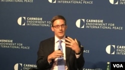 美國國務卿顧問喬萊特（Derek Chollet）資料照。 (美國之音莉雅拍攝)